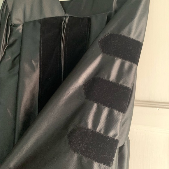 Doctor Graduation Robe - Picture 3 of 5